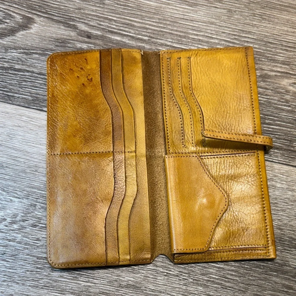 Leteulo Yellow Leather Wallet